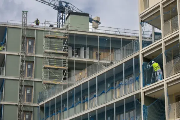 Youth rental bonus, aid for developers, and permanent safeguarding of public housing stock: this is how the 7,000 million from the Housing Plan are distributed