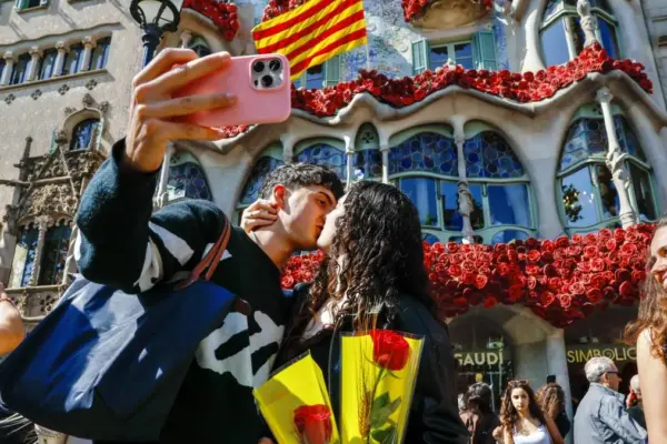 Welcome to the Sant Jordi of pollen, with a new literary axis and not without controversy
