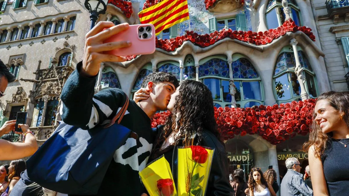 Welcome to the Sant Jordi of pollen, with a new literary axis and not without controversy