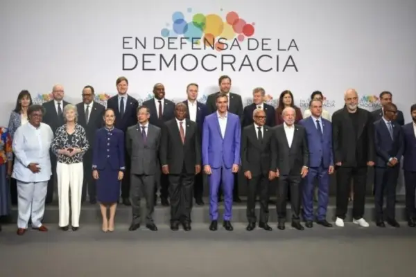 Sánchez calls to combat “fear with more democracy and inequality with more justice”
