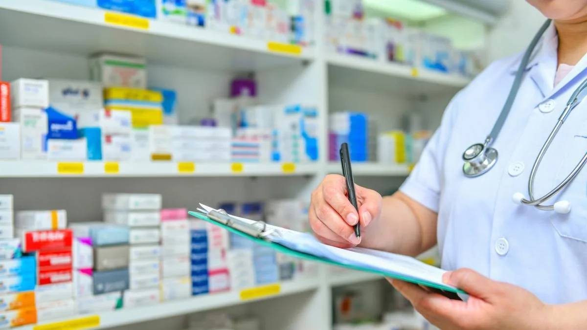 Pharmaceutical companies warn of a risk of shortage in essential medicines such as ibuprofen or paracetamol