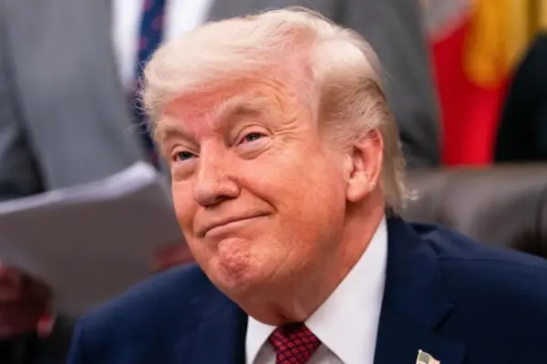 Trump reiterates his threats to Iran's infrastructure and sends envoys to Pakistan to negotiate tomorrow