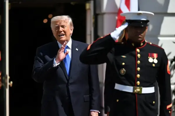 Trump finds no solution in Hormuz as oil spikes in the U.S.