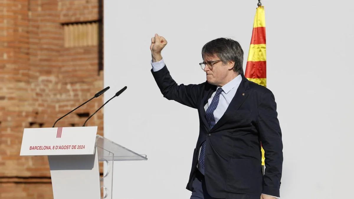 The case against the three mossos accused of helping Puigdemont flee after his fleeting return has been shelved