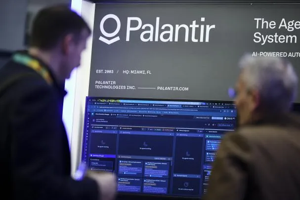 Expositor de Palantir en la Feria Industrial de Hannóver (Alemania), el pasado lunes 