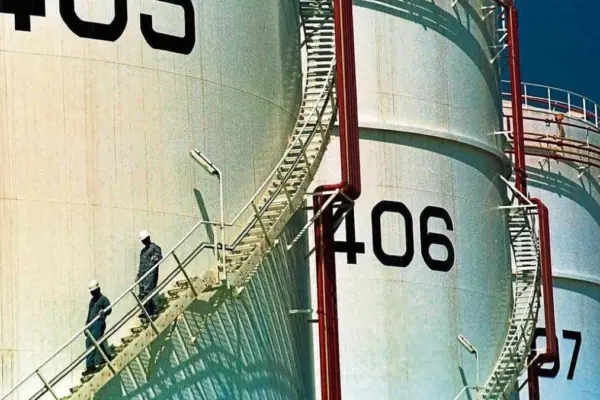 The United Arab Emirates leave OPEC over the Strait of Hormuz crisis