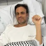 Jaume Asens is discharged from the hospital after receiving a kidney transplant from his mother