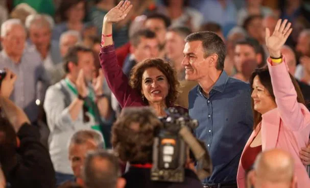 Montero y Sánchez en un mitin en Córdoba