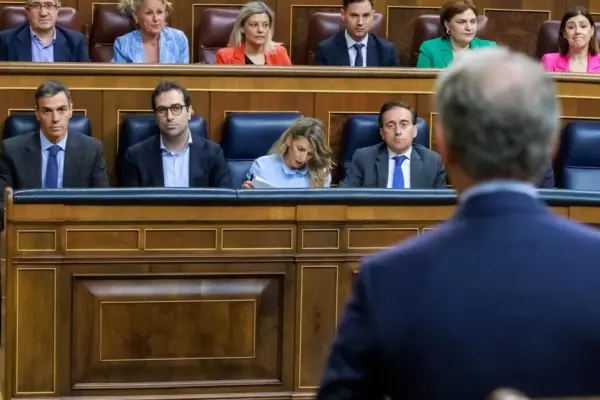 Sánchez accuses the PP of “violating the Constitution” with Vox and Feijóo reproaches him for “corruption and incompetence”