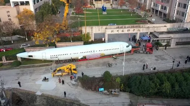 Hangzhou school, specialized in professional technology courses, in Zhejiang, went viral after buying an Airbus A320 plane for its students to practice and improve their skills 