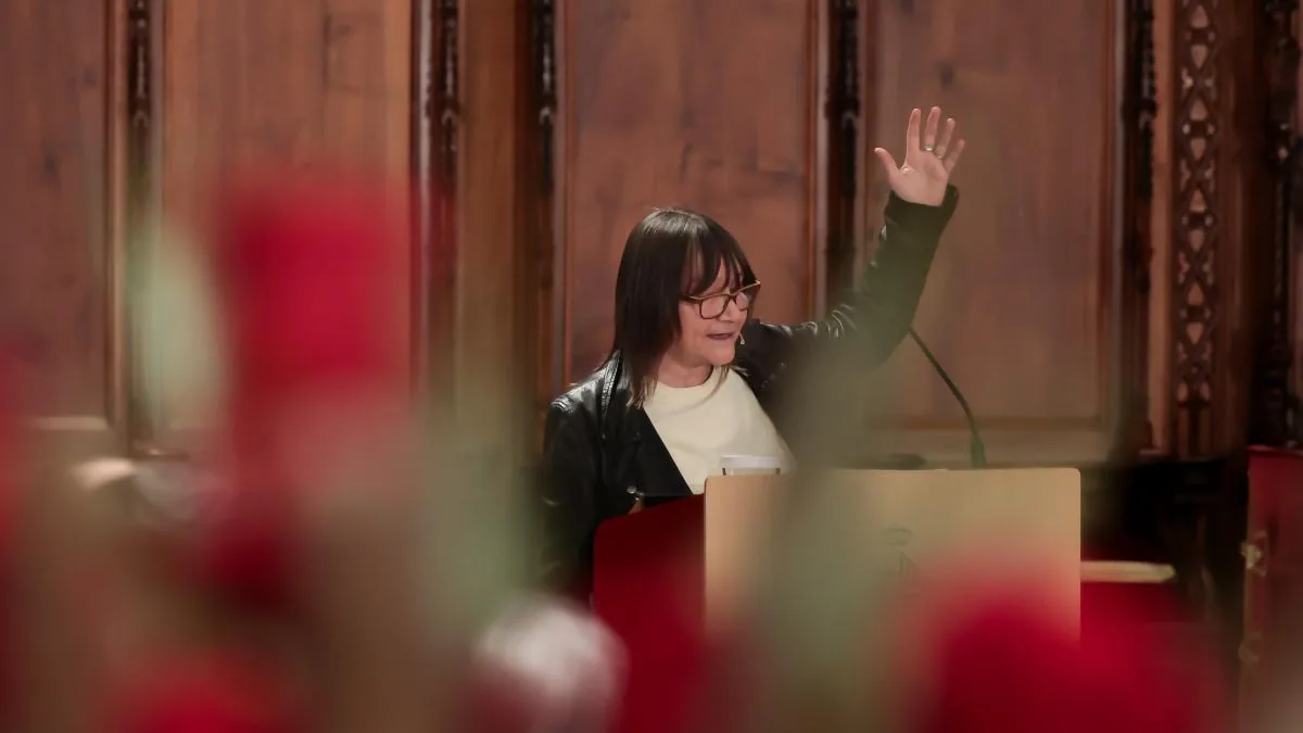 Ali Smith: “Books are so powerful they enrage tyrants!”