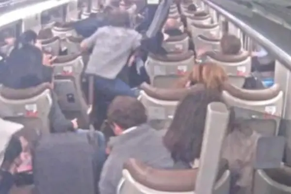 Images from inside the Iryo train derailed in Adamuz support the hypothesis of a rail break