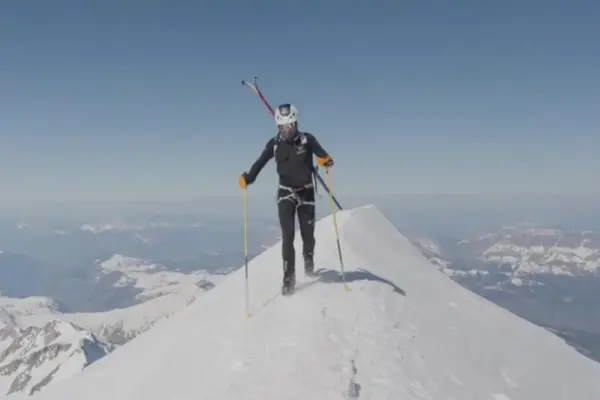 Two French guides beat the Mont Blanc round trip record by just two minutes