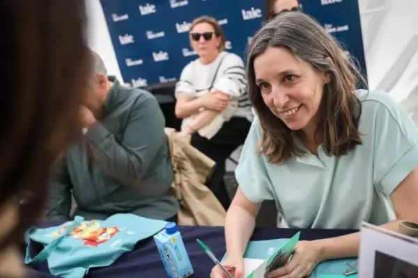 Tattoos, tears and books for the Secret Service: the most talked-about anecdotes of Sant Jordi