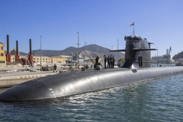 The Spanish super-submarine S-81 sailed with the dual emergency surfacing system deactivated