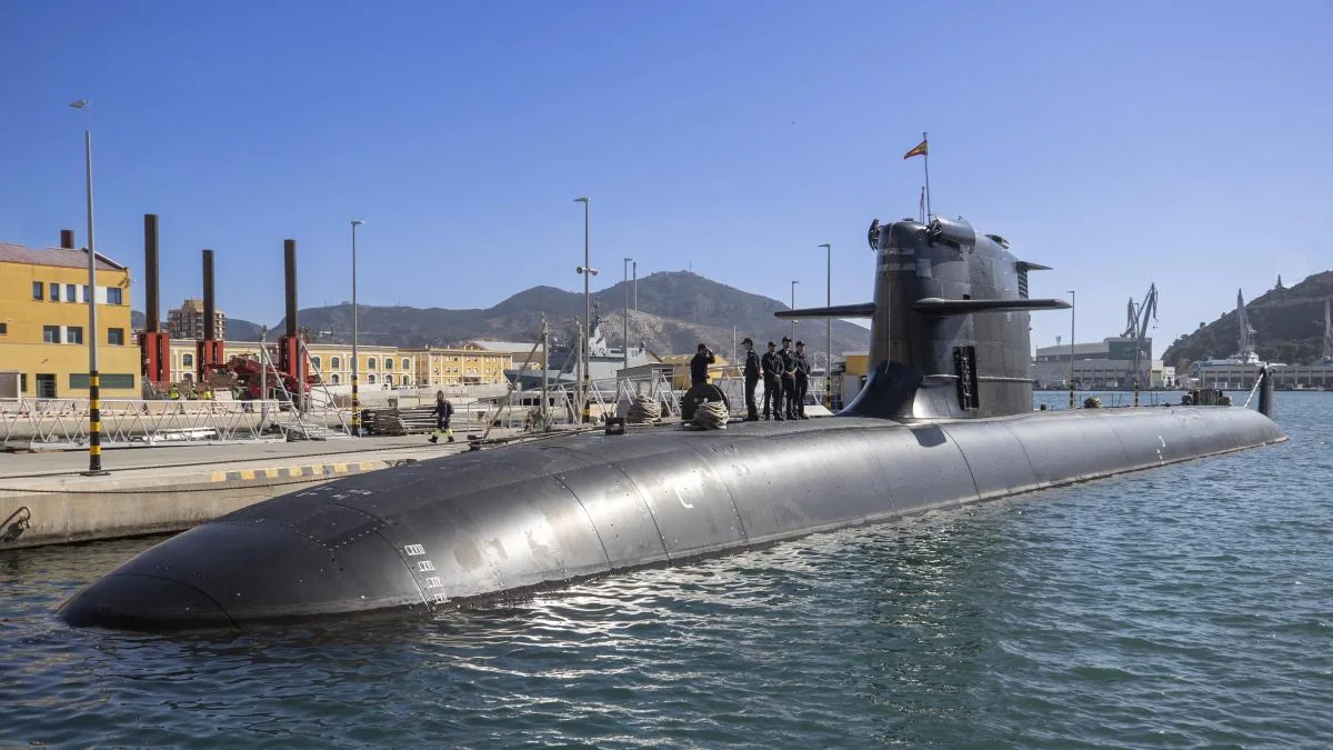 The Spanish super-submarine S-81 sailed with the dual emergency surfacing system deactivated