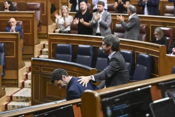 The Government suffers two key defeats at the hands of Junts
