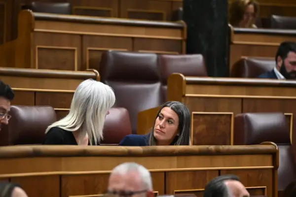 The investment consortium founders and further distances ERC and Junts