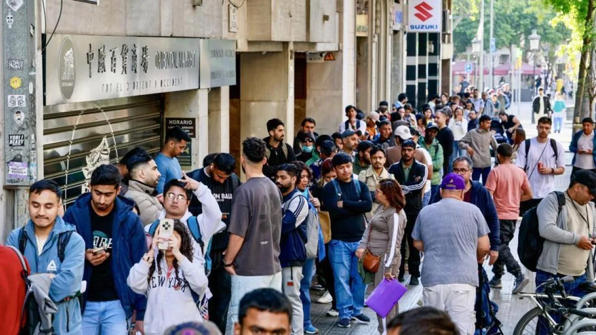 No queues at the Post Office to request regularization, most get stuck in the previous steps