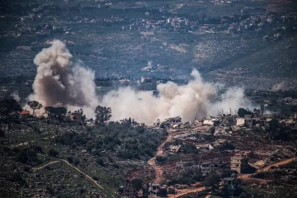 View from the Israeli border of the smoke columns this Thursday in southern Lebanon due to attacks by the Hebrew army despite the current ceasefire.