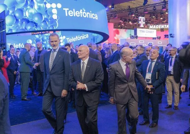 King Felipe VI and John Hoffman during the inauguration of the last MWC