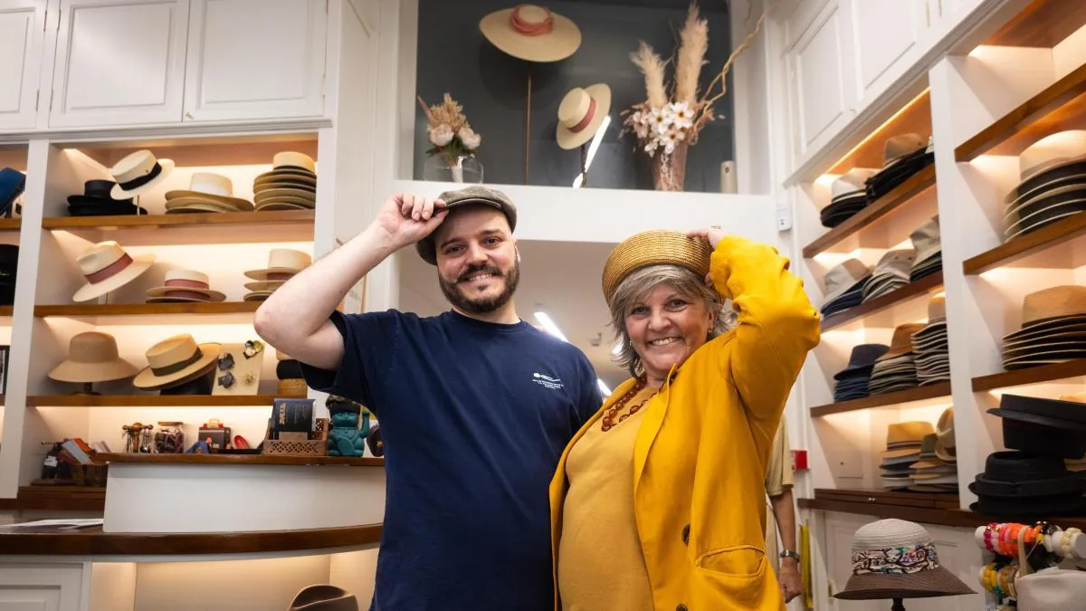 A 170-year-old hat shop withstands the pressure of souvenirs thanks to an agreement with its landlord