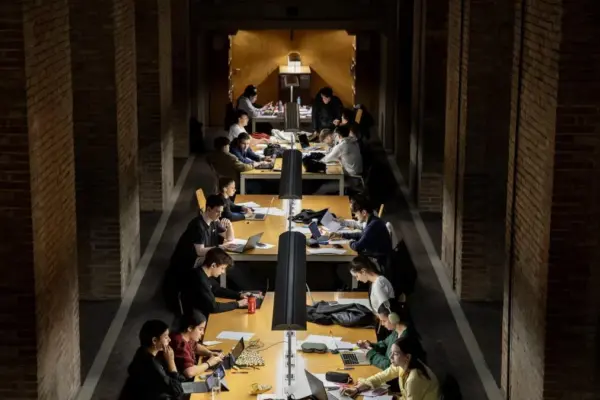 UPF students respond to the dean: “We are not the only ones to blame for not attending class”