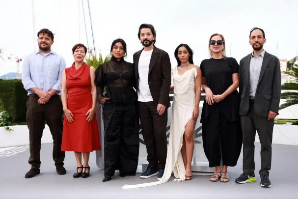Diego Rabasa, Valerie Delpierre, Adriana Paz, Diego Luna, Anna Diaz, Inna Payan y Luis Salinas en Cannes. 