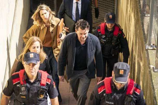 Jonathan Andic, escorted by the Mossos d’Esquadra
