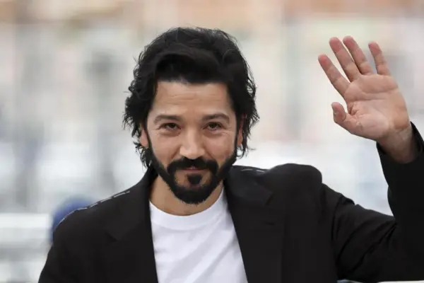 Diego Luna, actor and film director: “Violence in Mexico has no end”