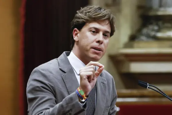 The ‘torrentontitos’ who want to throw out