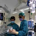 The 12 de Octubre Hospital performs robotic surgery on a three-month-old baby for the first time in Spain due to a kidney obstruction