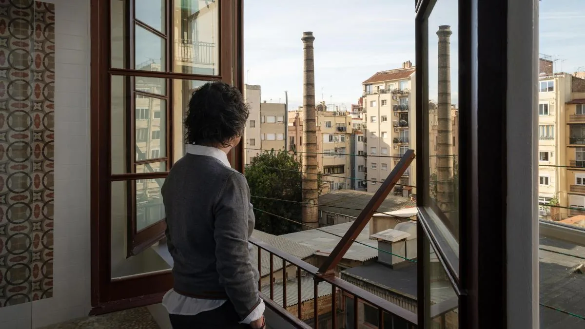 What is inside the apples of the Eixample? Photographer Bea Schulze reveals it