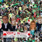 Educational strike: A historic demonstration of teachers marches through the streets of València