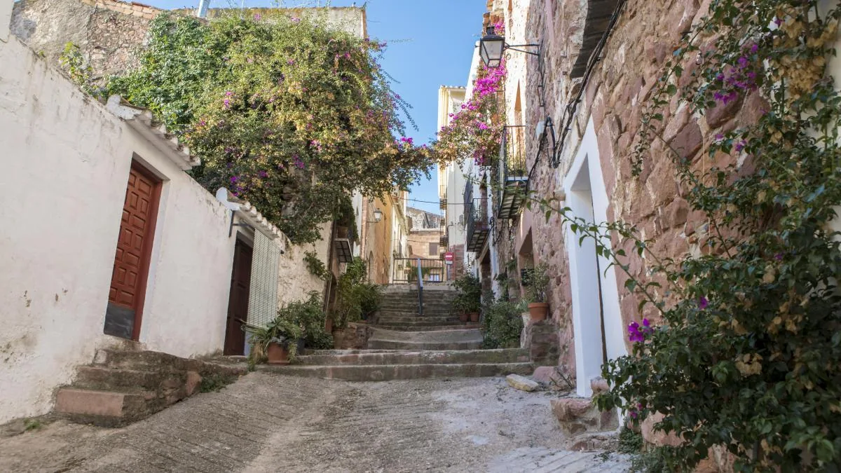 The town of Castellón that enchants artists and travelers: a cultural refuge between history, art, and nature