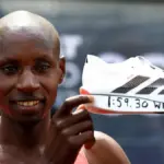 The crazy race of the magic sneakers: this is how the two-hour marathon was broken