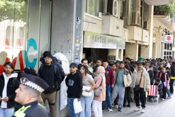 The Supreme Court appeals to the "public interest" to not halt the regularization of migrants