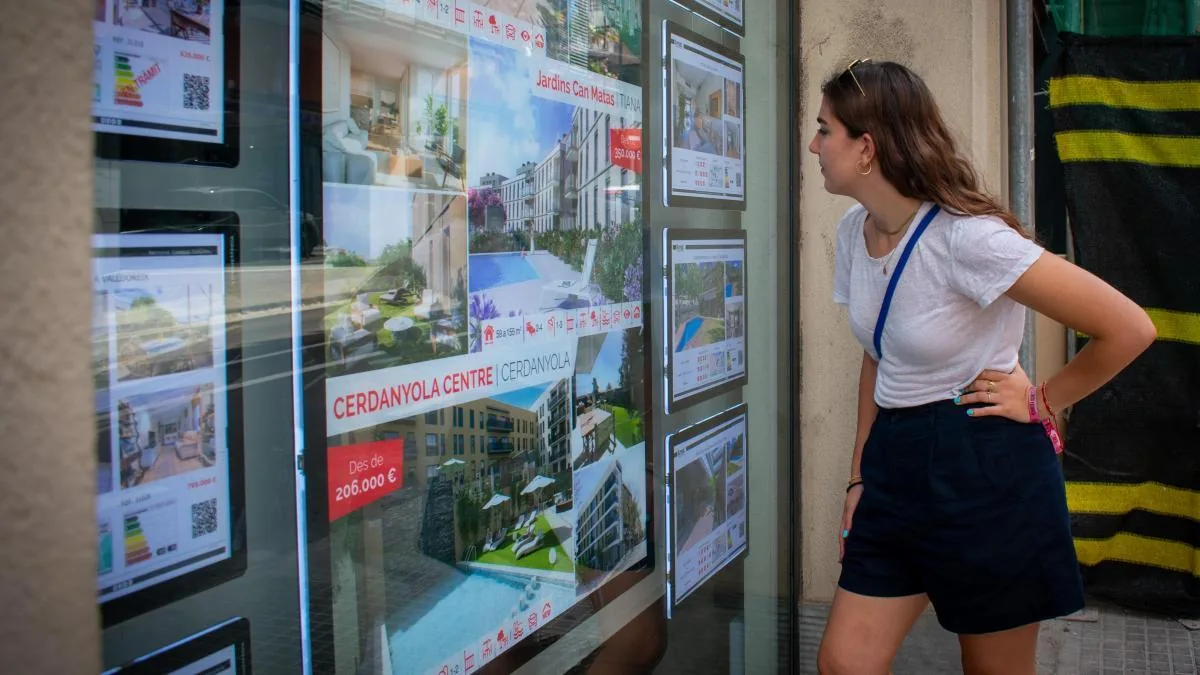 Purchase of parking spaces, age, and other updates in public loans for home acquisition
