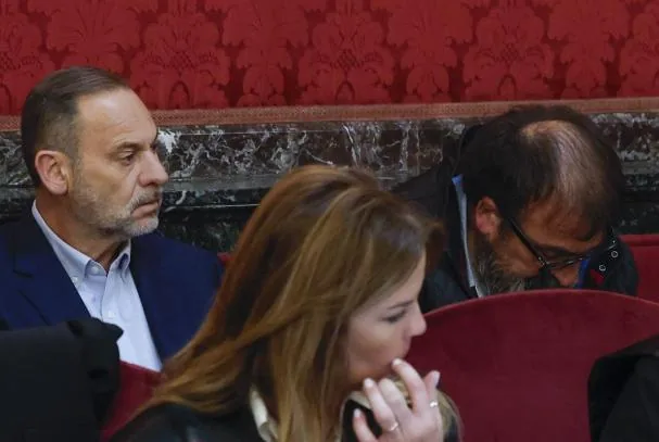 Former Minister José Luis Ábalos, in the dock on the first day of the trial against him, alongside his former advisor Koldo García 