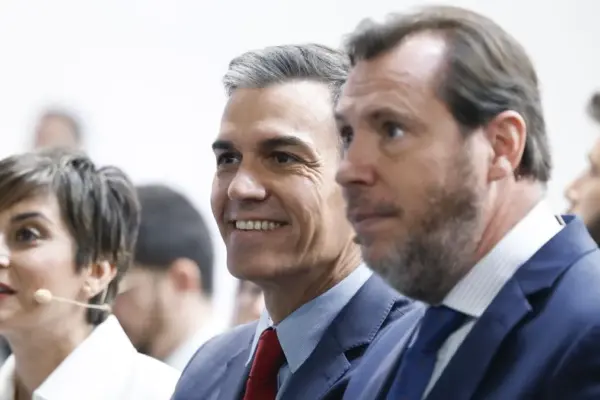 Sánchez tries to convey calm amid political and judicial storm over the Zapatero case