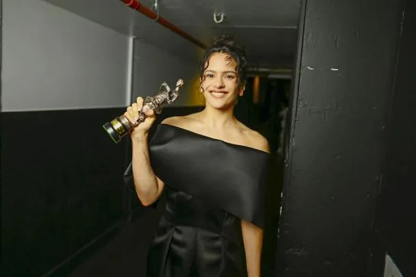 Rosalía with the Ivors International Composer of the Year, this Wednesday in London
