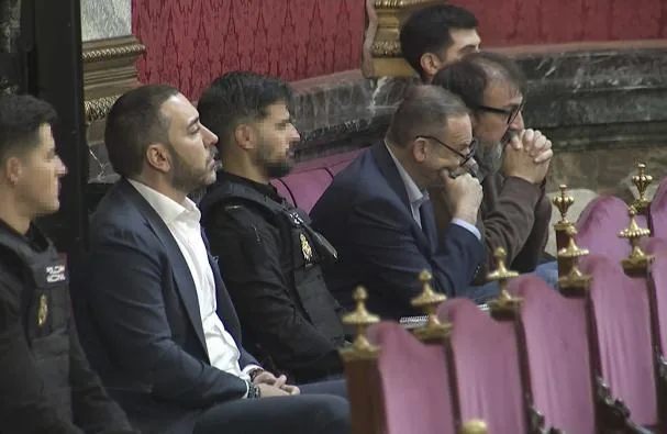 Image of the trial in the Supreme Court showing businessman Víctor Aldama (l), former Minister of Transport José Luis Ábalos (2r), and former advisor to Ábalos, Koldo García (r) this Wednesday during the trial against Ábalos.