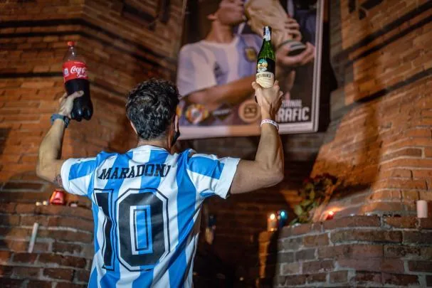 Los admiradores de Maradona siguen manteniendo viva su memoria.