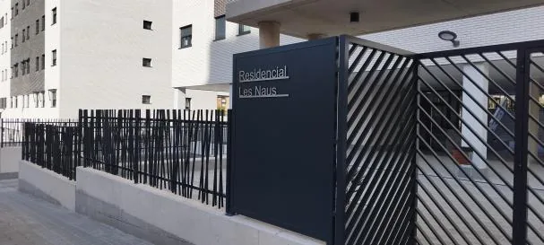 One of the entrances to the controversial development in Alicante