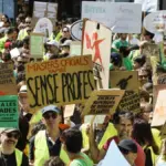 A green tide marches in València, Alicante, and Castelló for the teachers' demands