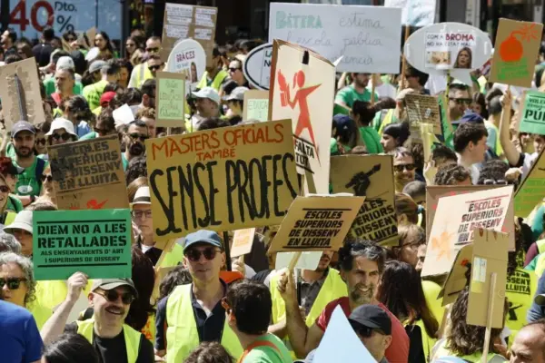 A green tide marches in València, Alicante, and Castelló for the teachers' demands