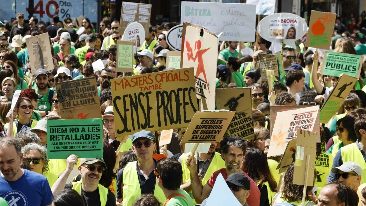 A green tide marches in València, Alicante, and Castelló for the teachers' demands