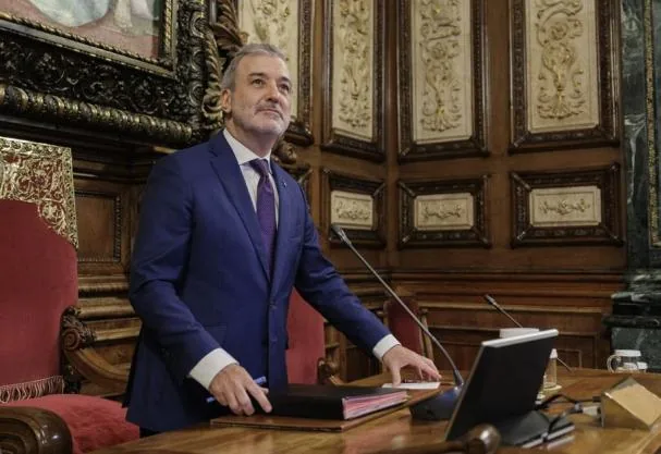 Jaume Collboni presiding over the last municipal plenary session of Barcelona in April
