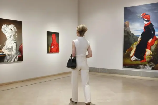 Ewa Juszkiewicz's portraits question the oppressive female representation at the Thyssen