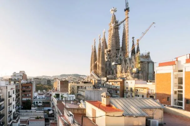 Interior block with views of the Sagrada Família